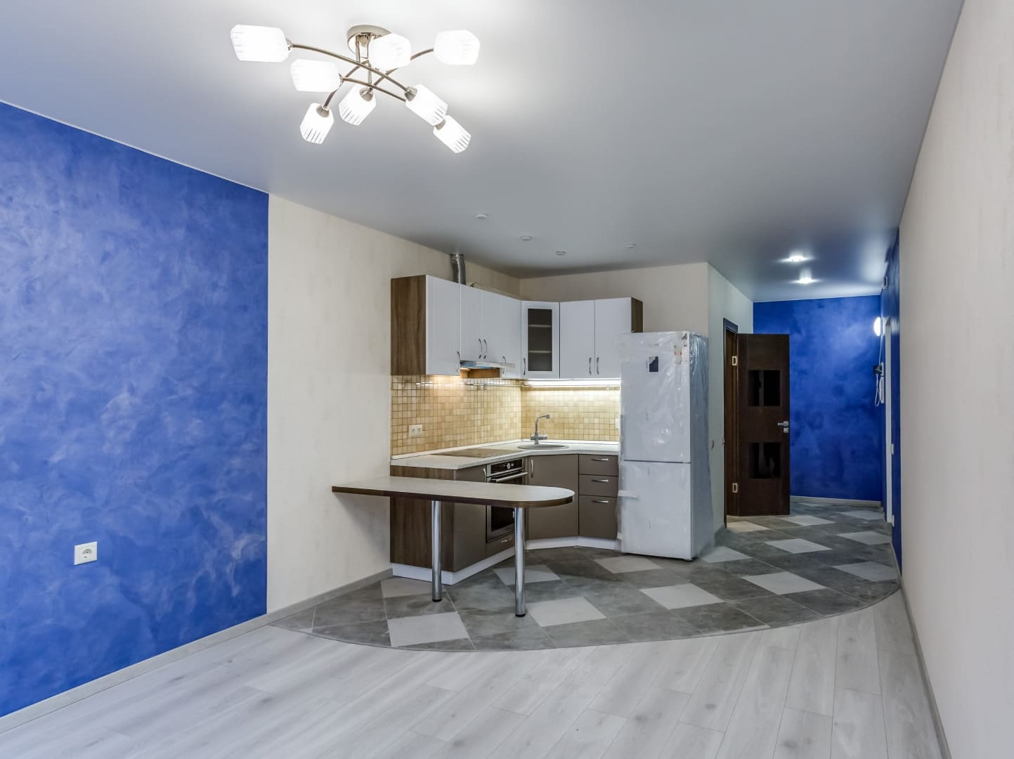 Ремонт квартиры-студии 38 м² в новостройке — гостиная зона после отделки