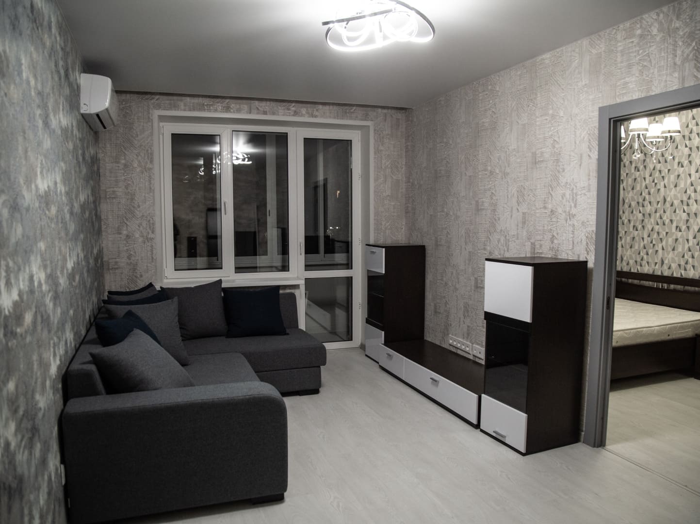 Капитальный ремонт трёхкомнатной квартиры 90 м² — гостиная после перепланировки